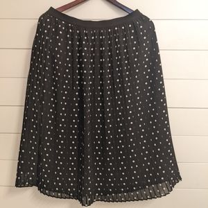 Pleated polka dot midi skirt